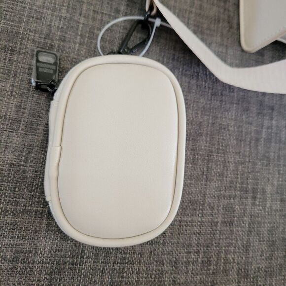 NEW Steve Madden Halloween Bat Bevelyn Handbag - Picture 5 of 6